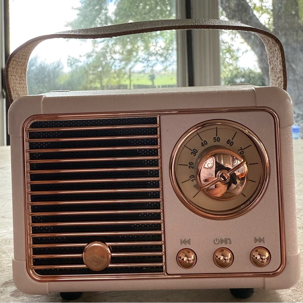 Retro portable Bluetooth speaker